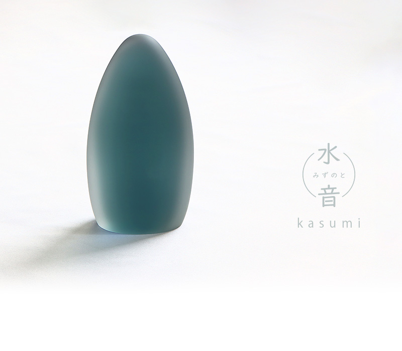 ガラス位牌「水音 kasumi」　墨青のトップ画像