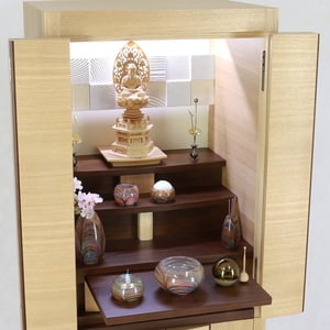 店長おすすめセット01の斜め角度からの本尊・仏具・リンの一式セット例